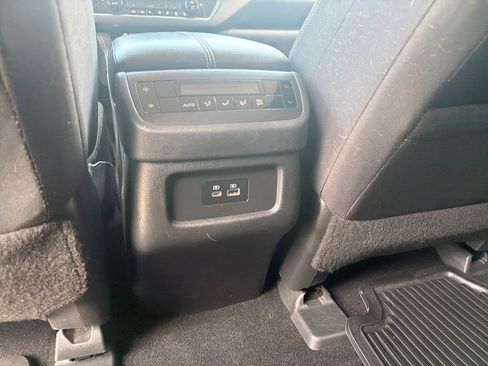 Used 2022 Nissan Pathfinder SV FWD image 35