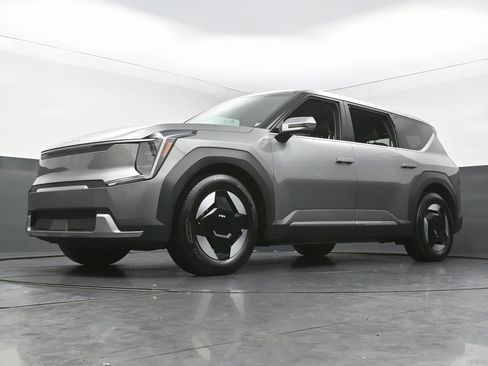 Used 2024 Kia EV9 Light Long Range image 61