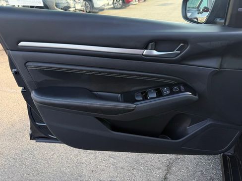 Used 2022 Nissan Altima 2.5 SV w/ SV Premium Package image 20