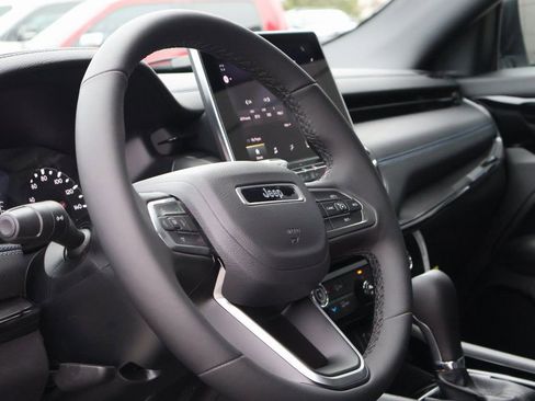 New 2026 Jeep Compass Latitude AWD/4WD image 24