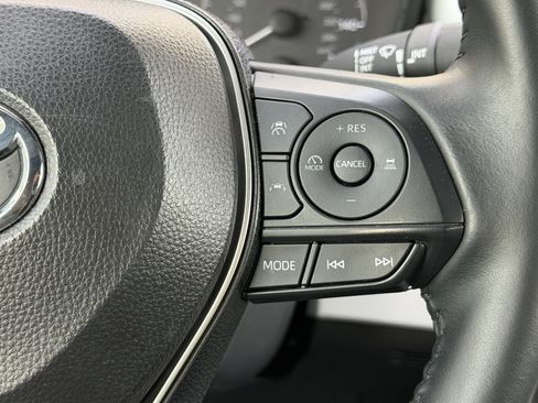Used 2025 Toyota Corolla SE FWD image 32