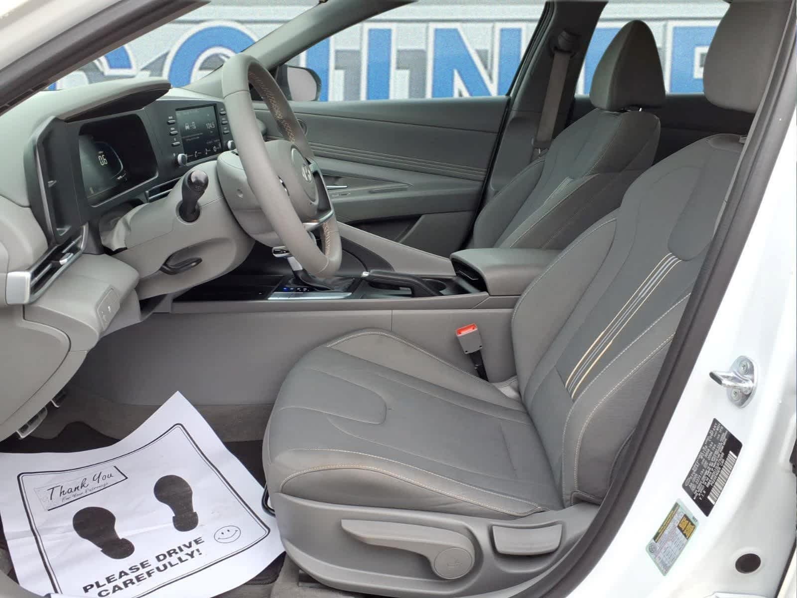 Used 2025 Hyundai Elantra Sport FWD image 17