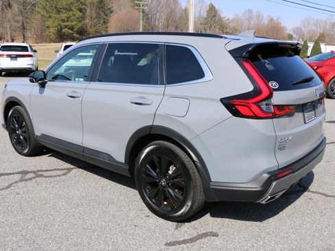 Used 2024 Honda CR-V Sport Touring image 3