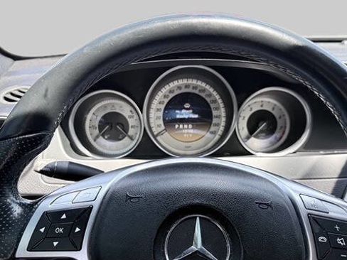 Used 2012 Mercedes-Benz C 250 Sedan image 4
