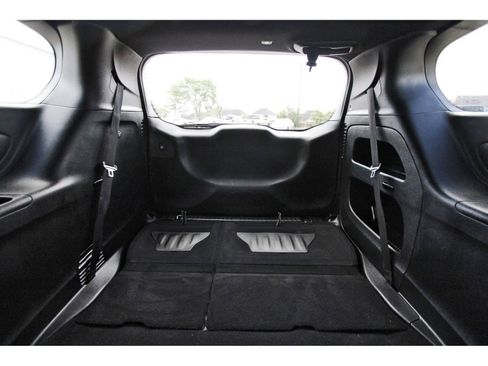 Used 2020 Chrysler Pacifica Touring w/ Advanced Safetytec Group image 15