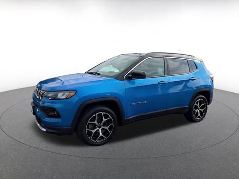 Used 2025 Jeep Compass Limited AWD/4WD image 8