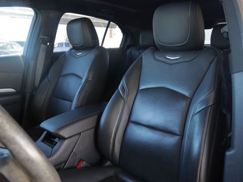 Used 2019 Cadillac XT4 Premium Luxury image 9