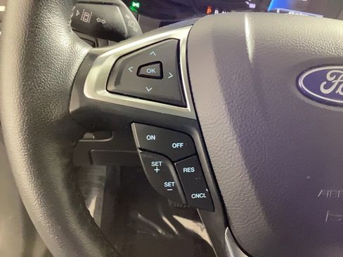 Used 2024 Ford Edge SEL image 25