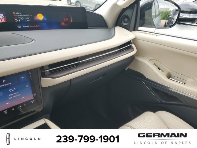 New 2027 Lincoln Navigator Premiere RWD image 33
