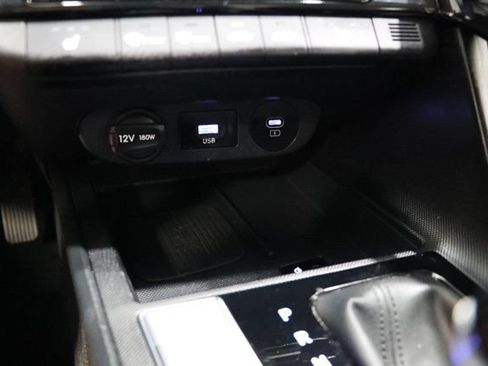 Used 2025 Hyundai Elantra Limited FWD image 27