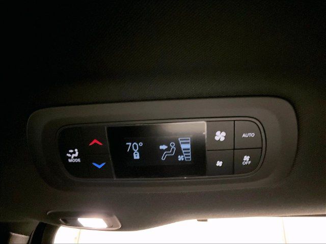 Used 2019 Chrysler Pacifica Limited w/ Advanced Safetytec Group FWD image 33