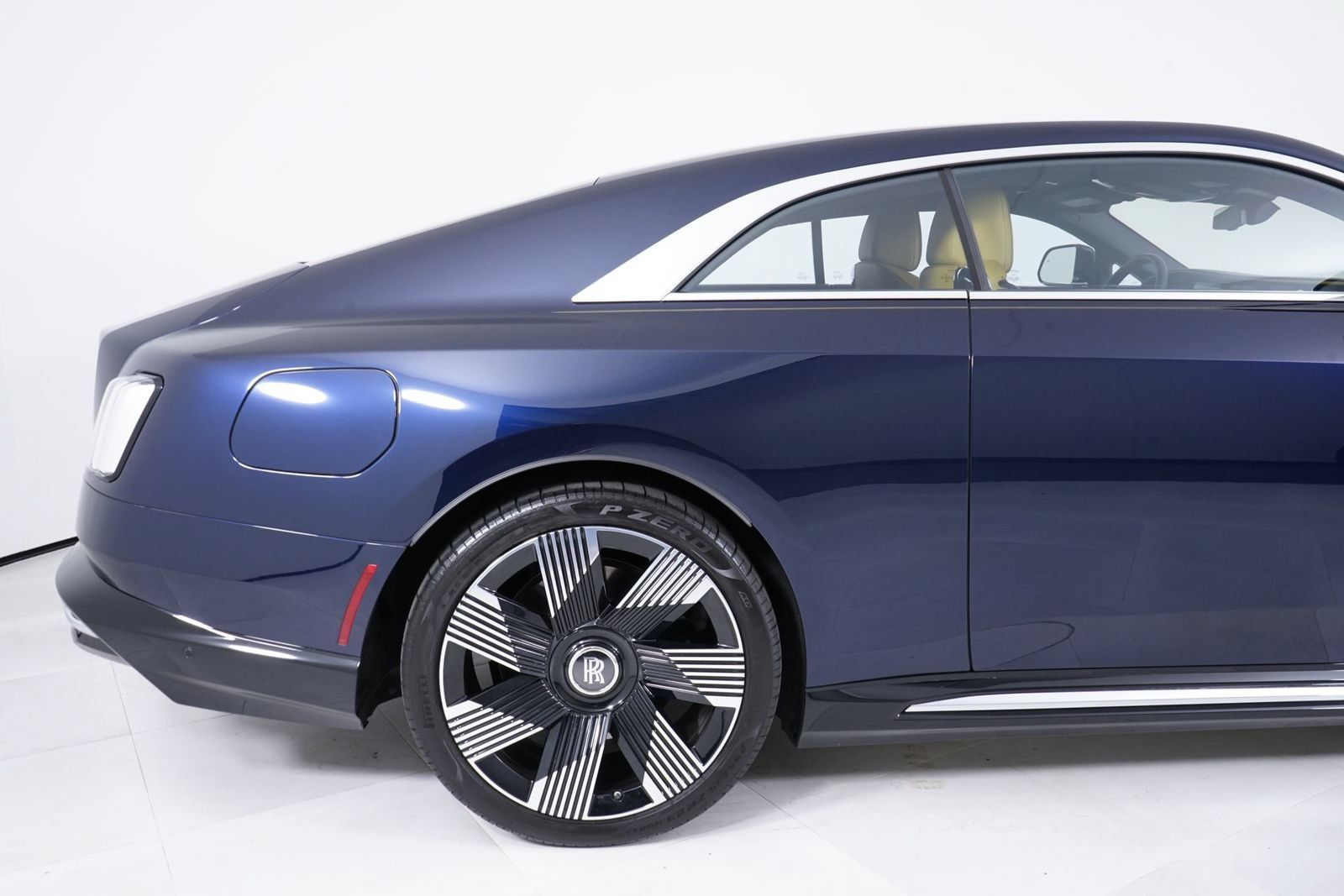 Used 2025 Rolls-Royce Spectre w/ Leather Finishing Pack AWD/4WD image 13
