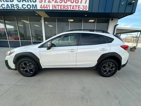 Used 2021 Subaru Crosstrek 2.5i Sport w/ Moonroof Package AWD/4WD image 2