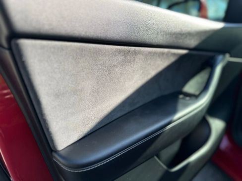 Used 2022 Tesla Model Y Long Range image 29