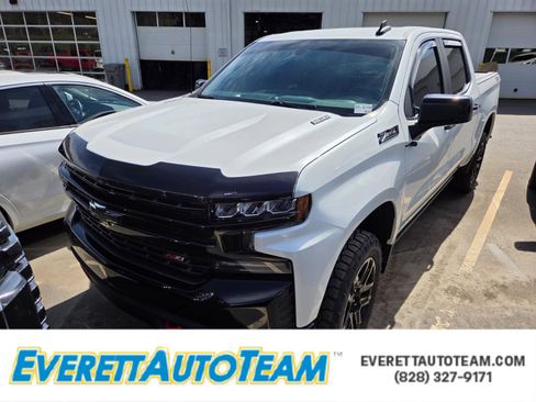Used 2022 Chevrolet Silverado 1500 LT Trail Boss image 1