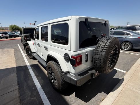 Used 2021 Jeep Wrangler Unlimited Sahara AWD/4WD image 2