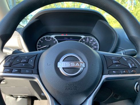 Used 2025 Nissan Sentra SV image 25