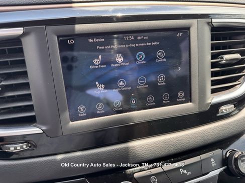 Used 2019 Chrysler Pacifica Touring-L FWD image 36
