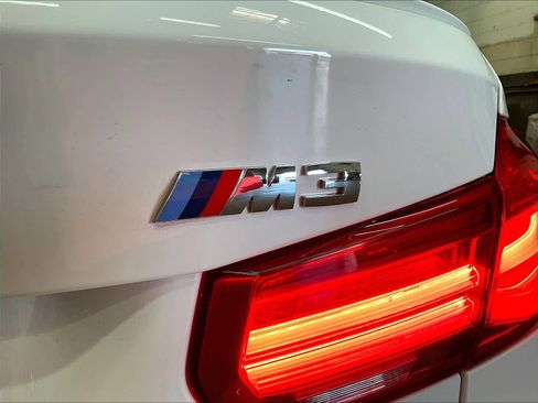 Used 2018 BMW M3 image 11