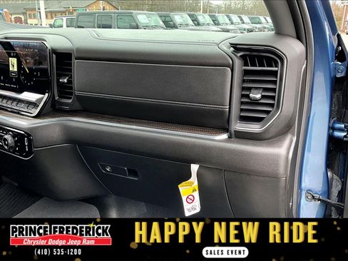 Used 2024 Chevrolet Silverado 1500 LT image 13