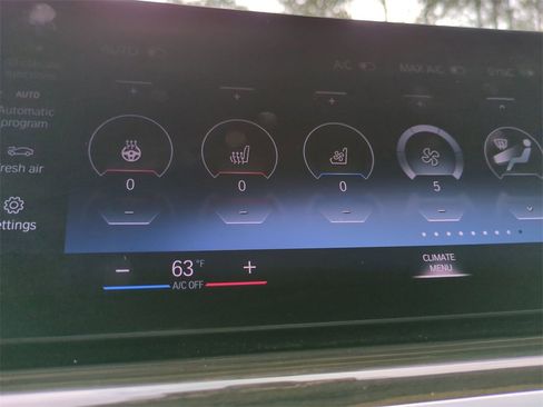 Used 2023 BMW X7 xDrive40i w/ Executive Package image 24