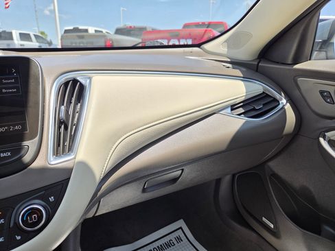 Used 2024 Chevrolet Malibu LT FWD image 35