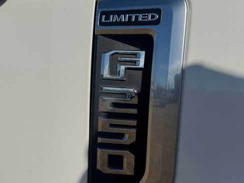 Used 2020 Ford F250 Limited image 4