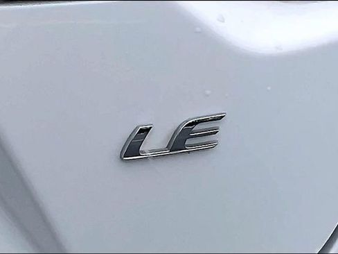 Used 2024 Toyota Corolla LE FWD image 8