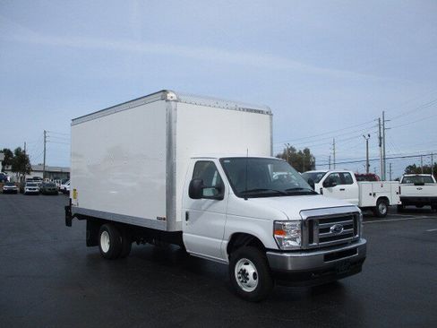 New 2025 Ford E-450 and Econoline 450 Super Duty w/ Power Equipment Group image 8