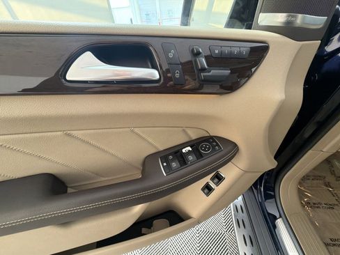 Used 2015 Mercedes-Benz GL 450 4MATIC image 15