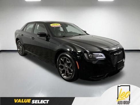 Used 2015 Chrysler 300 S w/ 300S Premium Group AWD/4WD image 4