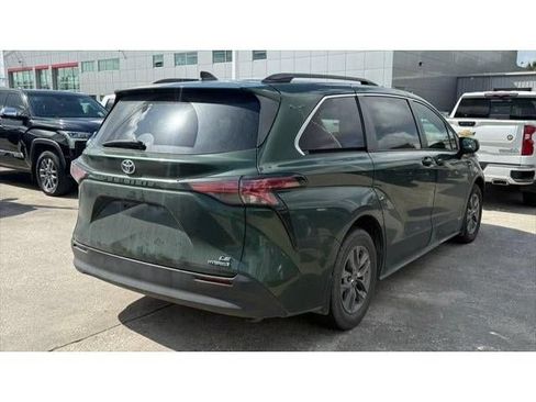 Used 2021 Toyota Sienna LE FWD image 9