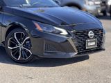 Used 2023 Nissan Altima 2.5 SR image 3