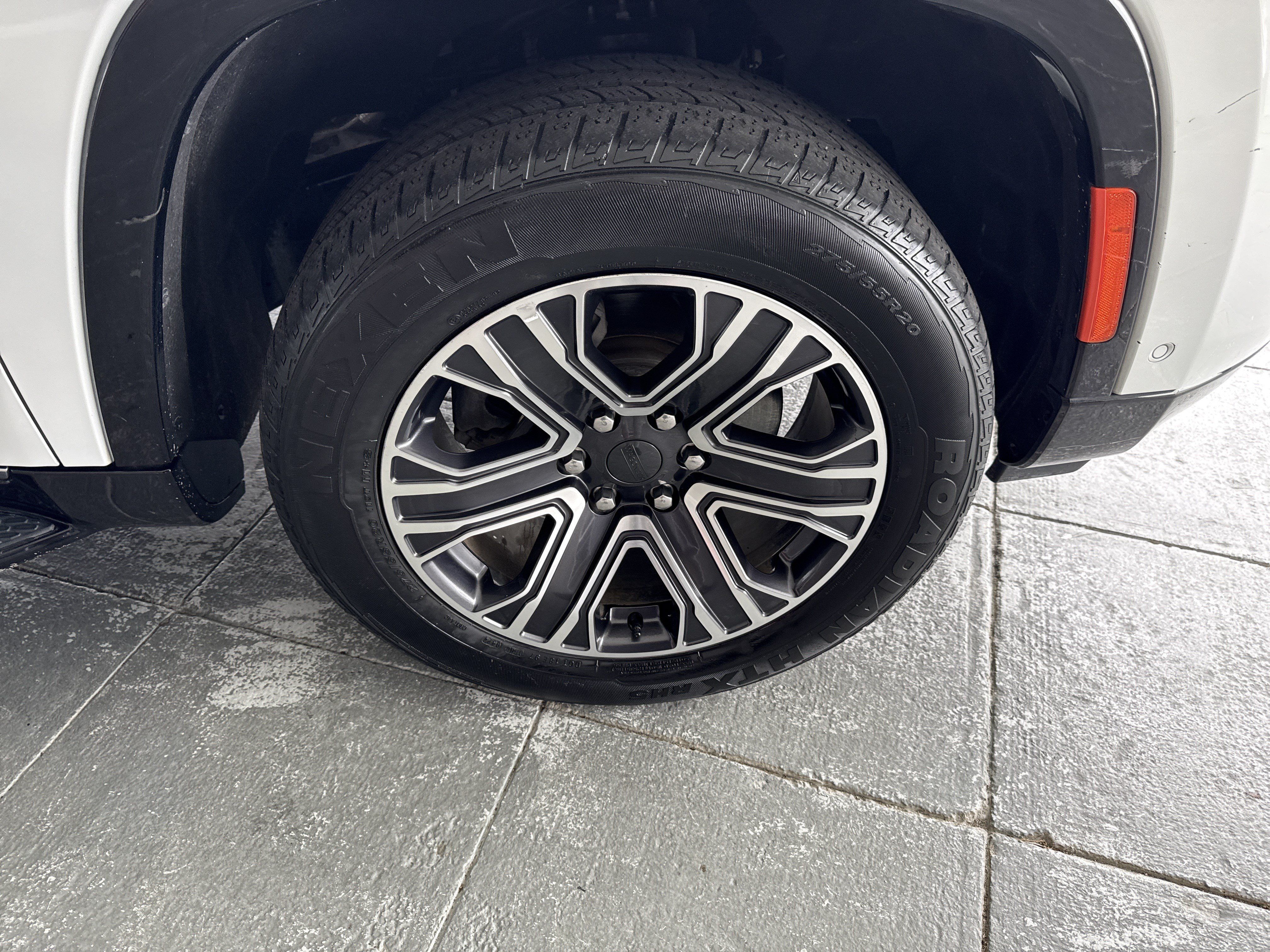 Used 2024 Jeep Wagoneer Series II AWD/4WD image 12