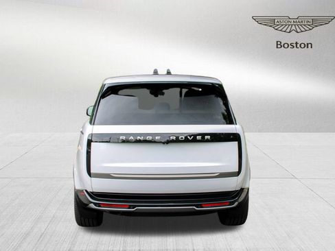 Used 2025 Land Rover Range Rover SE AWD/4WD image 4