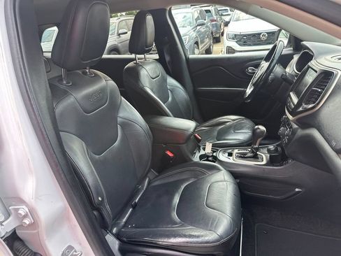 Used 2015 Jeep Cherokee Limited AWD/4WD image 28