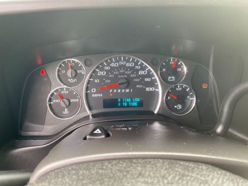 Used 2021 Chevrolet Express 2500 image 16