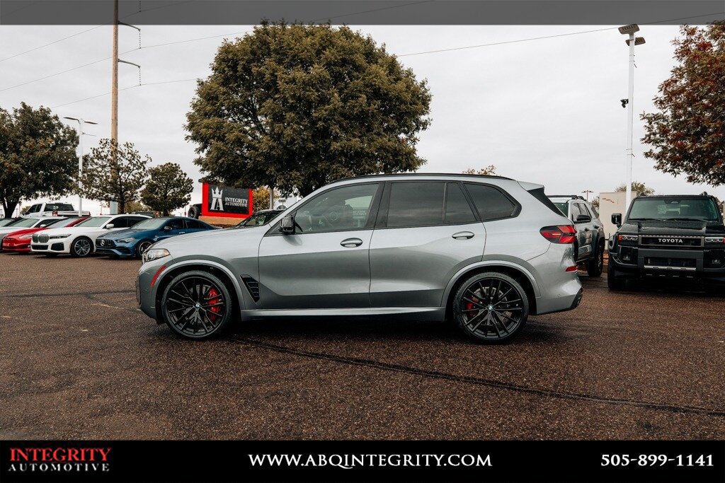Used 2024 BMW X5 M60i AWD/4WD image 4