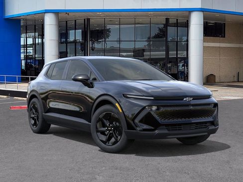 New 2026 Chevrolet Equinox EV LT w/ Comfort Package image 7