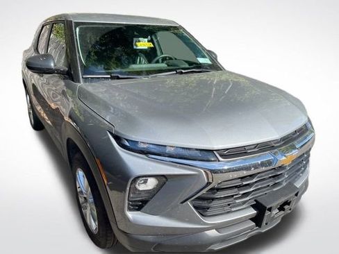 Certified 2025 Chevrolet TrailBlazer LS w/ LS Convenience Package image 11