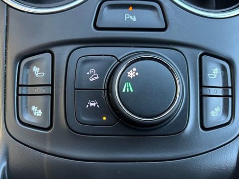 Used 2024 GMC Terrain SLT w/ Infotainment Package II FWD image 33