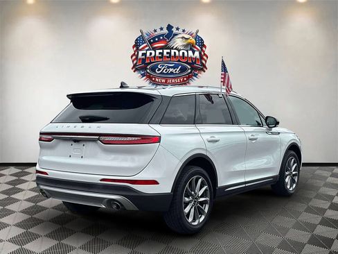 Used 2022 Lincoln Corsair AWD w/ Premium Package image 5
