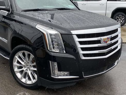 Used 2019 Cadillac Escalade Premium Luxury RWD image 9