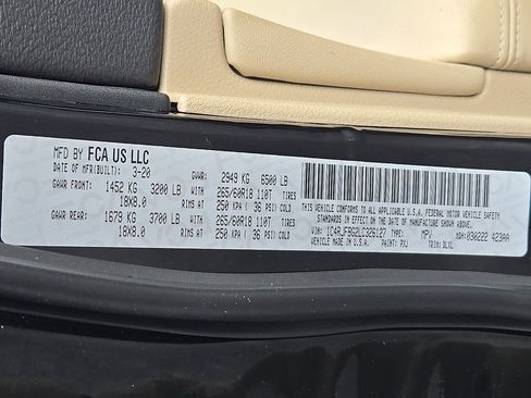 Used 2020 Jeep Grand Cherokee Limited w/ Luxury Group II image 28