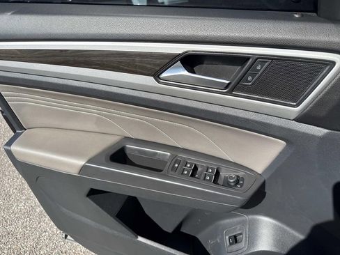 Used 2023 Volkswagen Atlas SE w/ Panoramic Sunroof Package image 14