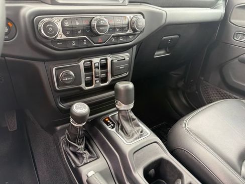 Used 2021 Jeep Gladiator Overland w/ Popular Equipment Package AWD/4WD image 21