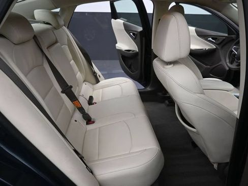 Used 2020 Chevrolet Malibu LT w/ Leather Package FWD image 22