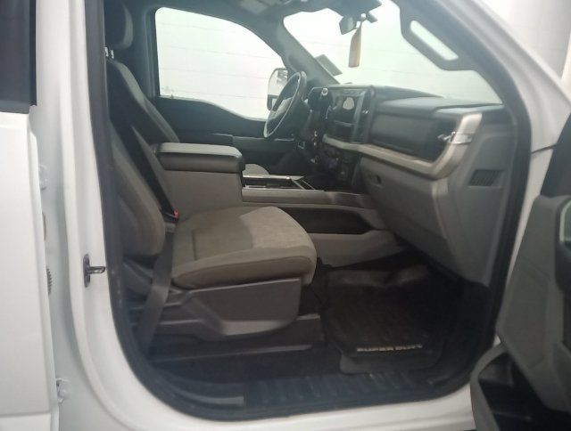Used 2024 Ford F350 XLT AWD/4WD image 7