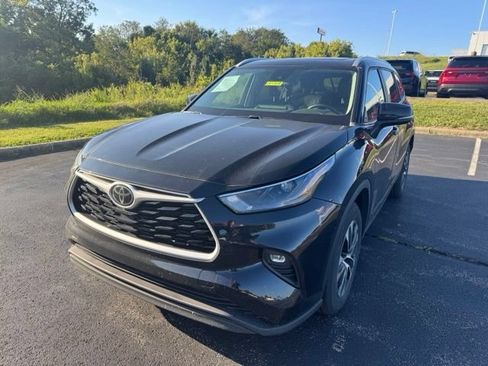 Used 2023 Toyota Highlander XLE FWD image 7