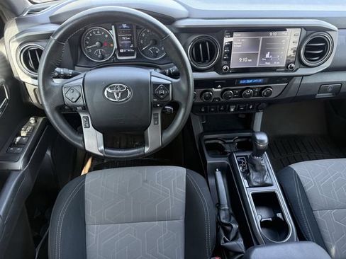 Used 2022 Toyota Tacoma TRD Sport w/ Technology Package AWD/4WD image 12
